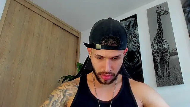 Snapshot of Santos_ramirez1 chatting on July 13, 2:31 pm Santos ramirez1 online show from July 13, 2:31 pm