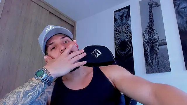 Snapshot of Santos_ramirez1 chatting on July 18, 3:05 pm Santos ramirez1 online show from July 18, 3:05 pm