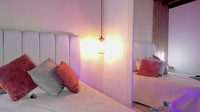 ElenaJamess online show from July 11, 7:49 pm