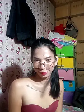 Snapshot of Lady_trix01 chatting on June 4, 4:40 am Lady trix01 online show from June 4, 4:40 am