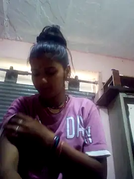 Raveena0990 online show from May 17, 12:41 am