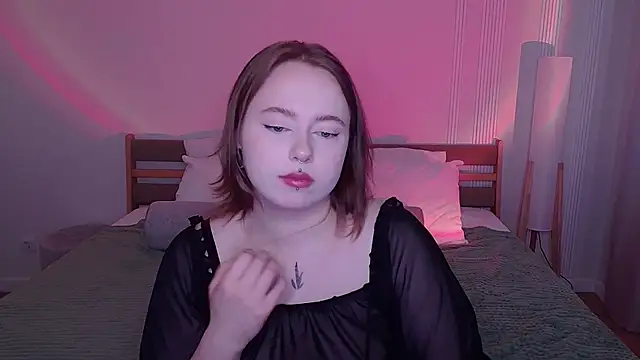 SelenaLily online show from April 2, 2:47 pm