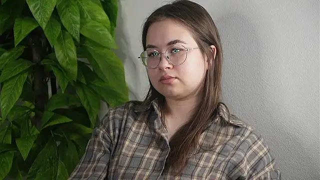 Snapshot of TiffaneySpikes chatting on March 23, 10:52 am TiffaneySpikes online show from March 23, 10:52 am