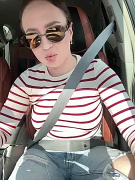 Snapshot of lexy_night chatting on April 10, 10:20 am lexy night online show from April 10, 10:20 am