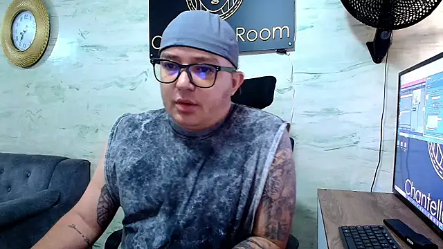 Snapshot of maximo_daddy chatting on May 8, 12:10 pm maximo daddy online show from May 8, 12:10 pm