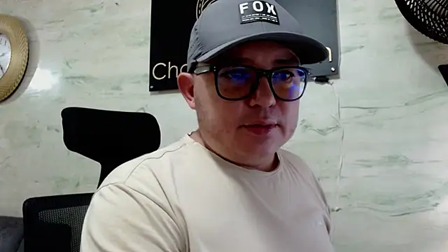 Snapshot of maximo_daddy chatting on May 13, 7:22 pm maximo daddy online show from May 13, 7:22 pm