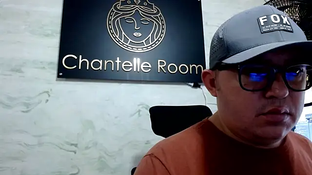 Snapshot of maximo_daddy chatting on May 17, 1:07 pm maximo daddy online show from May 17, 1:07 pm