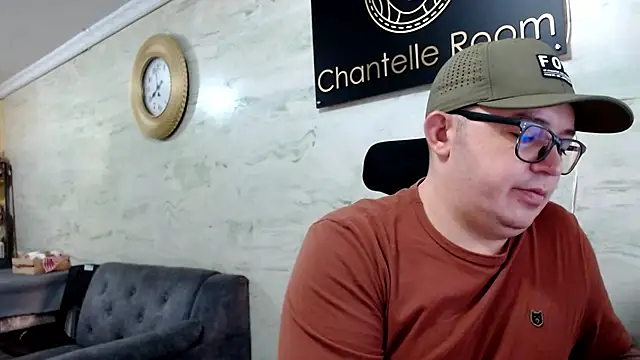 Snapshot of maximo_daddy chatting on May 28, 12:57 pm maximo daddy online show from May 28, 12:57 pm