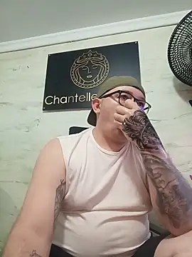 Snapshot of maximo_daddy chatting on June 5, 10:26 pm maximo daddy online show from June 5, 10:26 pm