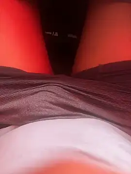 Snapshot of Kadenj92 chatting on April 6, 8:37 am Kadenj92 online show from April 6, 8:37 am