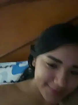 Snapshot of valvam_ chatting on April 9, 6:19 am valvam online show from April 9, 6:19 am