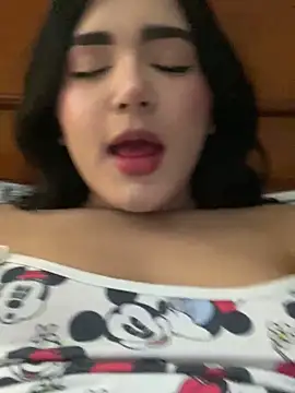 Snapshot of valvam_ chatting on April 12, 8:52 am valvam online show from April 12, 8:52 am
