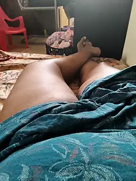 Snapshot of Tamil-swathi99 chatting on May 5, 9:17 am Tamil-swathi99 online show from May 5, 9:17 am