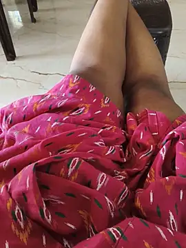 Snapshot of Tamil-swathi99 chatting on May 28, 2:31 am Tamil-swathi99 online show from May 28, 2:31 am