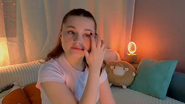 Snapshot of LorriMonz chatting on June 4, 1:55 am LorriMonz online show from June 4, 1:55 am