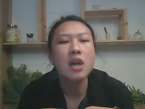 Live-001 online show from May 31, 11:06 am