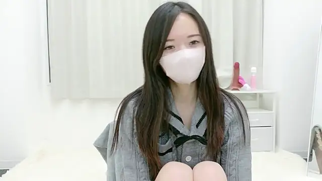 Snapshot of shinochan__ chatting on April 3, 1:42 pm shinochan online show from April 3, 1:42 pm