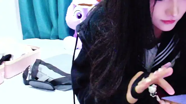 girllong520 online show from April 1, 7:20 am