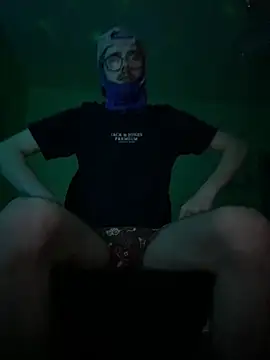 le-couple-en-chaleur  online show from March 23, 9:52 pm