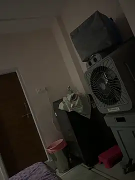 Snapshot of pradeepredd chatting on March 26, 11:21 pm pradeepredd online show from March 26, 11:21 pm