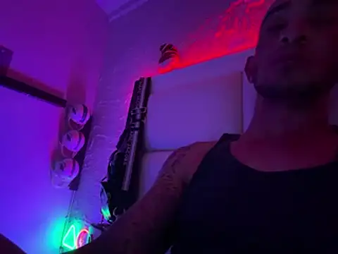 hpcouplee420 online show from May 26, 9:49 am