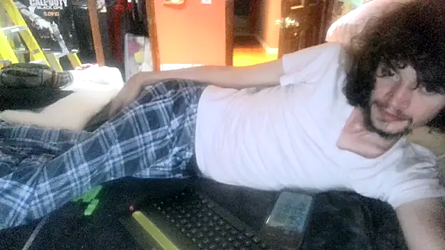 Snapshot of Teddy4420 chatting on June 28, 9:26 am Teddy4420 online show from June 28, 9:26 am