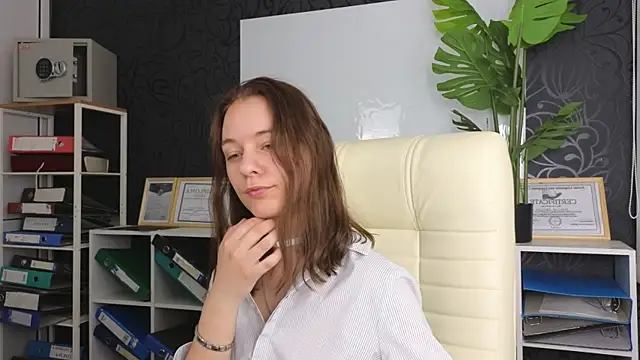 emma chaser online show from June 10, 4:34 am