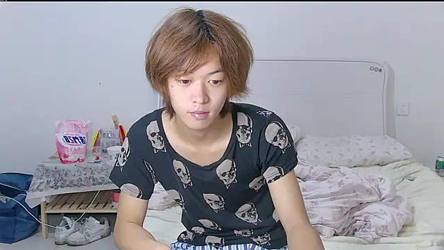buding-001 online show from July 12, 11:56 am