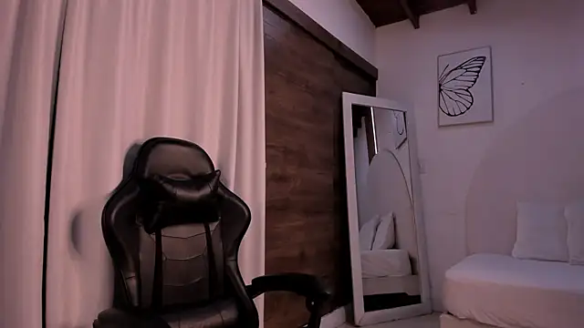 Snapshot of ThiagoVega_ chatting on May 18, 3:35 am ThiagoVega online show from May 18, 3:35 am