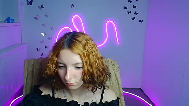 Snapshot of Butterfly_Milly chatting on June 25, 12:31 pm Butterfly Milly online show from June 25, 12:31 pm