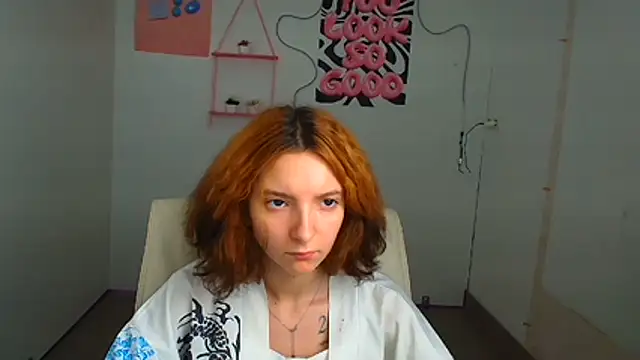 Snapshot of Butterfly_Milly chatting on June 28, 6:52 am Butterfly Milly online show from June 28, 6:52 am