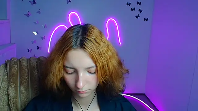 Snapshot of Butterfly_Milly chatting on June 29, 11:32 am Butterfly Milly online show from June 29, 11:32 am