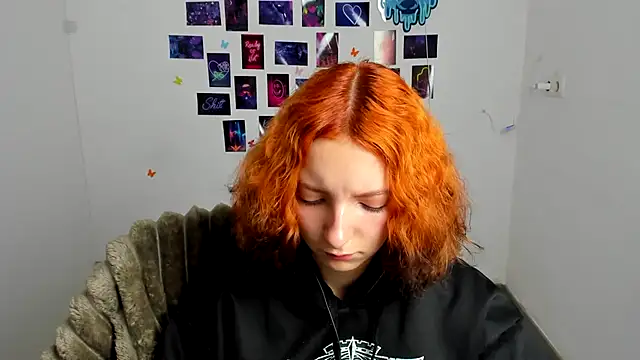 Snapshot of Butterfly_Milly chatting on July 6, 5:48 am Butterfly Milly online show from July 6, 5:48 am