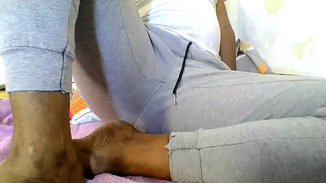 Snapshot of Thandie40 chatting on May 20, 7:42 pm Thandie40 online show from May 20, 7:42 pm