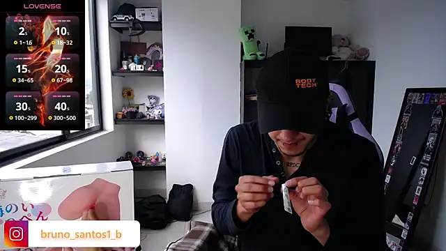 Snapshot of Bruno_santos1 chatting on June 27, 11:37 am Bruno santos1 online show from June 27, 11:37 am
