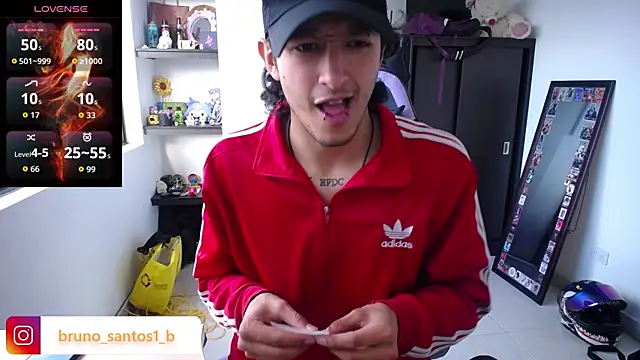 Snapshot of Bruno_santos1 chatting on July 7, 12:09 pm Bruno santos1 online show from July 7, 12:09 pm