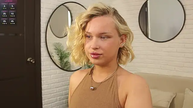 Snapshot of angelic_coy chatting on May 12, 12:13 pm angelic coy online show from May 12, 12:13 pm