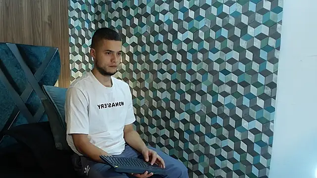 Snapshot of Joaho_Fernandez chatting on May 15, 9:22 pm Joaho Fernandez online show from May 15, 9:22 pm