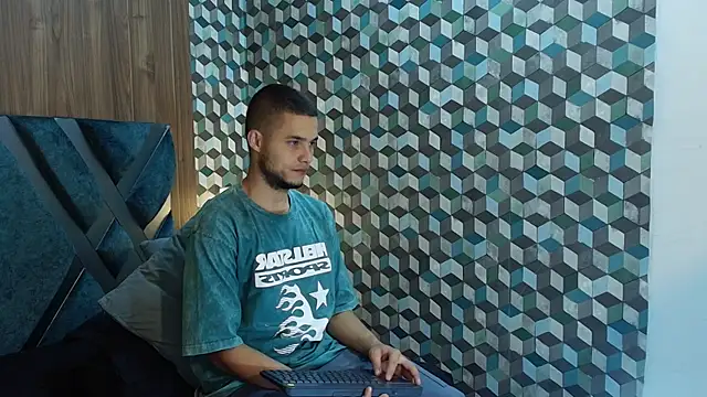 Snapshot of Joaho_Fernandez chatting on May 16, 9:13 pm Joaho Fernandez online show from May 16, 9:13 pm