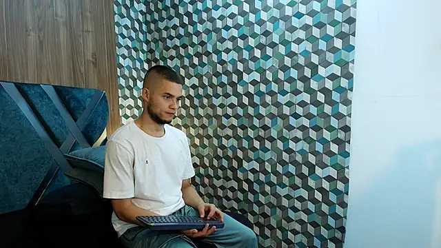 Snapshot of Joaho_Fernandez chatting on May 29, 10:08 pm Joaho Fernandez online show from May 29, 10:08 pm