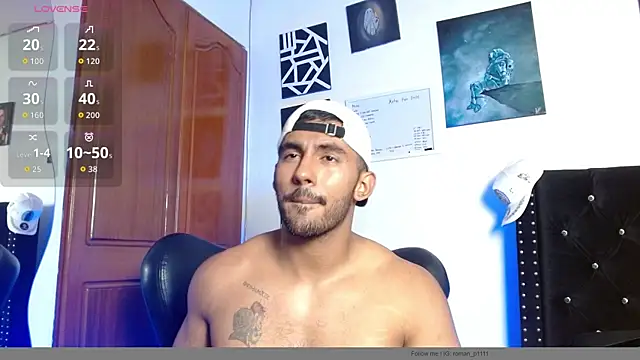Snapshot of romanpearce_ chatting on May 16, 10:30 pm romanpearce online show from May 16, 10:30 pm