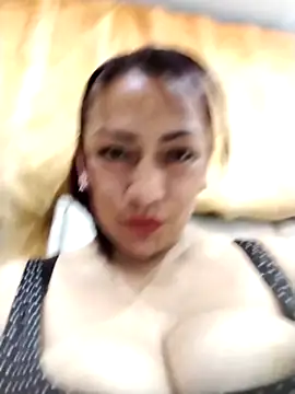 Snapshot of Carlasm-- chatting on April 7, 4:35 am Carlasm-- online show from April 7, 4:35 am