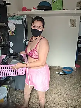 HeartlessGirl online show from May 22, 3:35 am