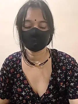 HeartlessGirl online show from May 25, 3:29 pm
