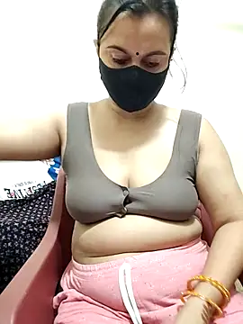 HeartlessGirl online show from May 29, 4:38 pm