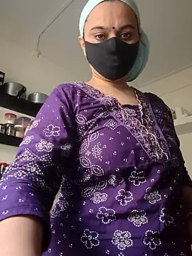 HeartlessGirl online show from July 15, 11:59 am