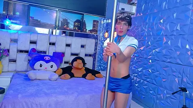 IsaacNovaa online show from May 2, 8:03 pm