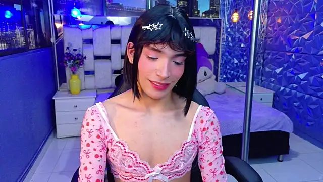 IsaacNovaa online show from May 22, 7:41 pm