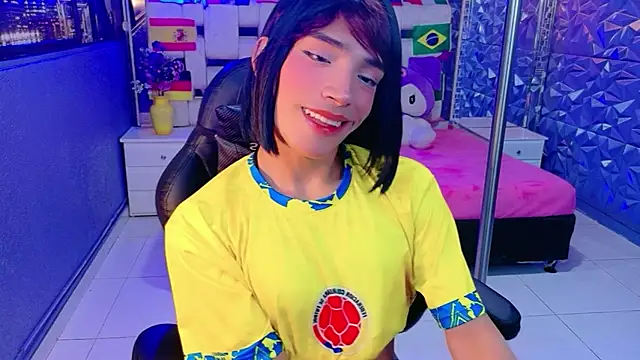 Snapshot of IsaacNovaa chatting on July 3, 8:15 pm IsaacNovaa online show from July 3, 8:15 pm
