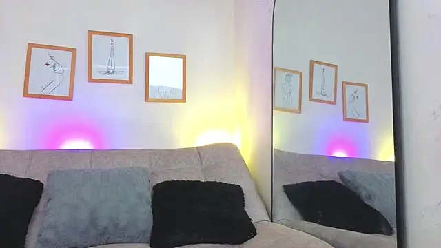 CharlotteCopper  online show from May 3, 10:43 am